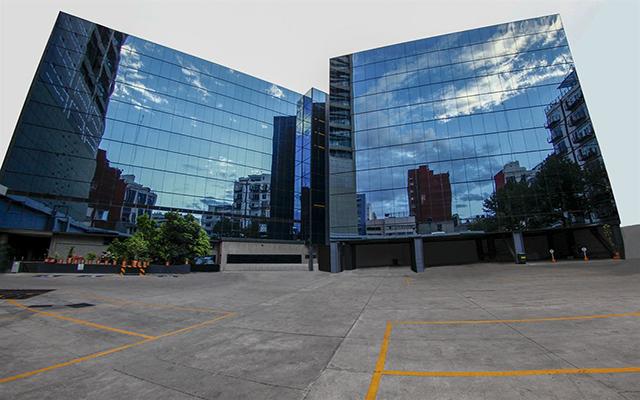El Diplomático en Insurgentes Sur El Diplomático en Insurgentes Sur