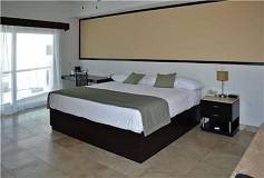 Habitación Suite con Jacuzzi del Hotel Coral Island Beach View Hotel