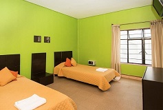 Habitación Estándar Twin con Balcón No Reembolsable del Hotel Hostel Amigo Suites