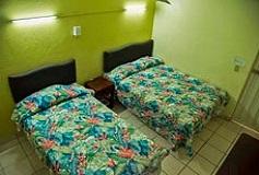 Habitación Una Cama Matrimonial y Una Cama Individual del Hotel Hotel Esperanza