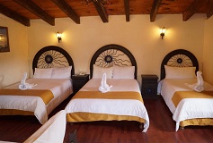 Habitación Triple Estándar No Reembolsable del Hotel Hotel Jardines del Centro