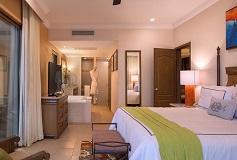 Habitación Suite de Tres Recámaras Premium Floor del Hotel Hotel Villa del Palmar en las Islas de Loreto