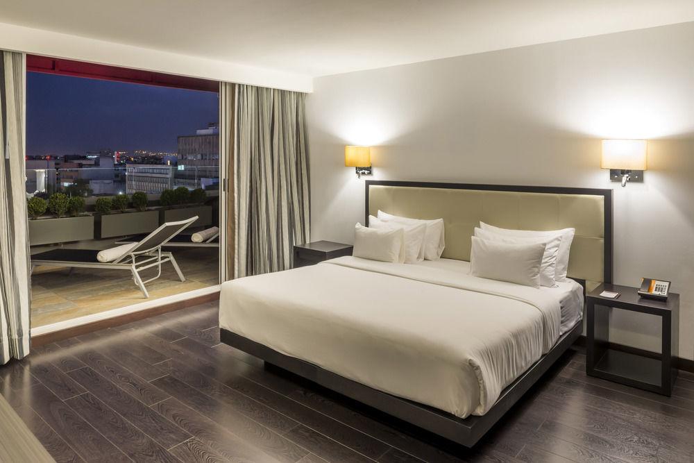 Habitación Superior con Terraza Flexible con Desayuno del Hotel NH Collection Guadalajara Centro Historico