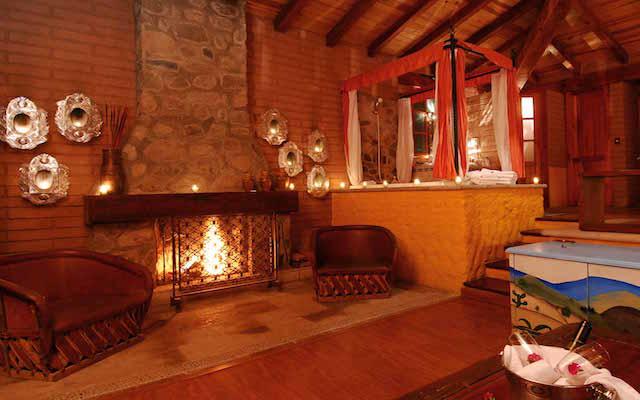 Habitación Cabaña Suite Vista al Lago con Jacuzzi y Terraza del Hotel Hotel Sierra Lago Exclusive Mountain Resort and Spa