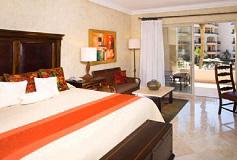 Habitación Una Recámara con Vista al Jardín del Hotel Villa La Estancia Los Cabos