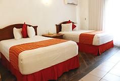 Habitación Estándar Tres Niños del Hotel Hotel Vista Playa de Oro