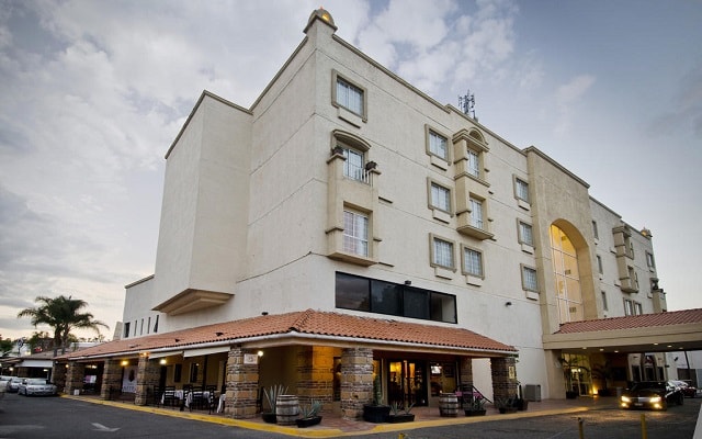 Hotel Suites México Plaza Campestre en León