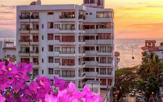 Hotel Torre de Oro Vallarta en Zona Romántica
