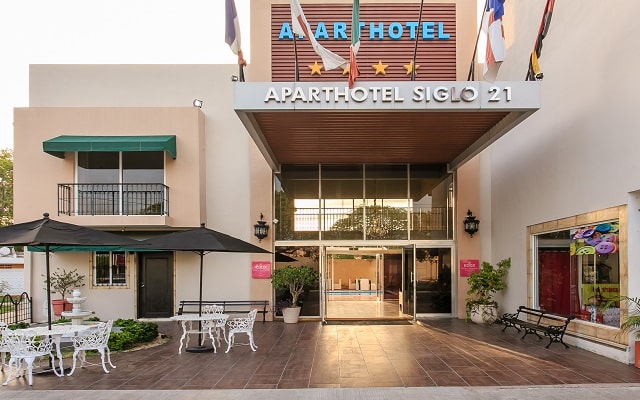 Koox Siglo 21 Corporate Aparthotel en Aeropuerto