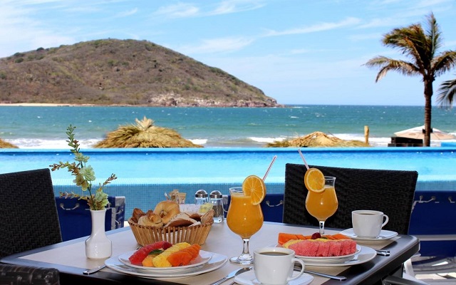 ¡Viaja a Mazatlán! Hotel Pacific Palace Beach Tower con desayuno incluido ¡Viaja a Mazatlán! Hotel Pacific Palace Beach Tower con desayuno incluido