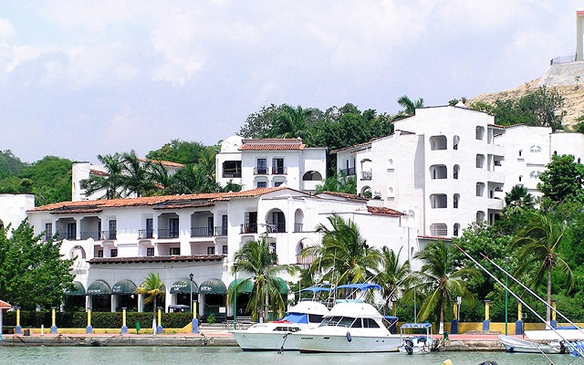 Marina Hotel & Resort Huatulco Marina Hotel & Resort Huatulco